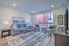 Downtown Traverse City Condo Less Than half Mi to Beach!